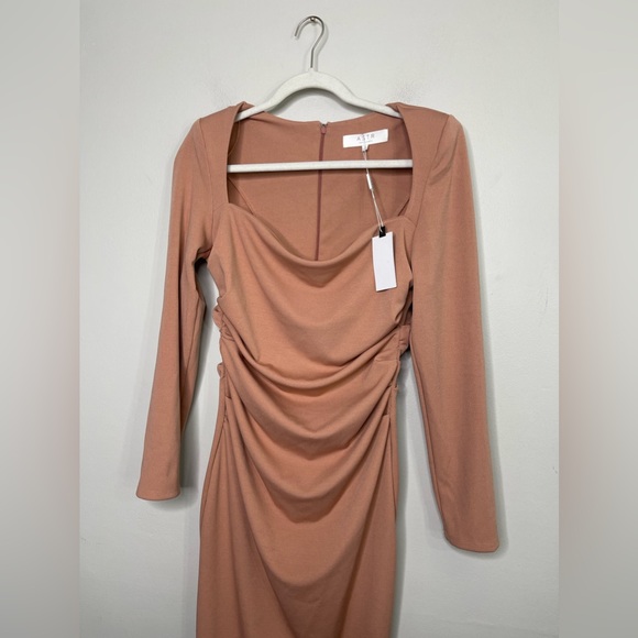 Astr The Label NWT Peach Square neck Bodycon Midi Long Sleeve Dress Sz M - Picture 4 of 11